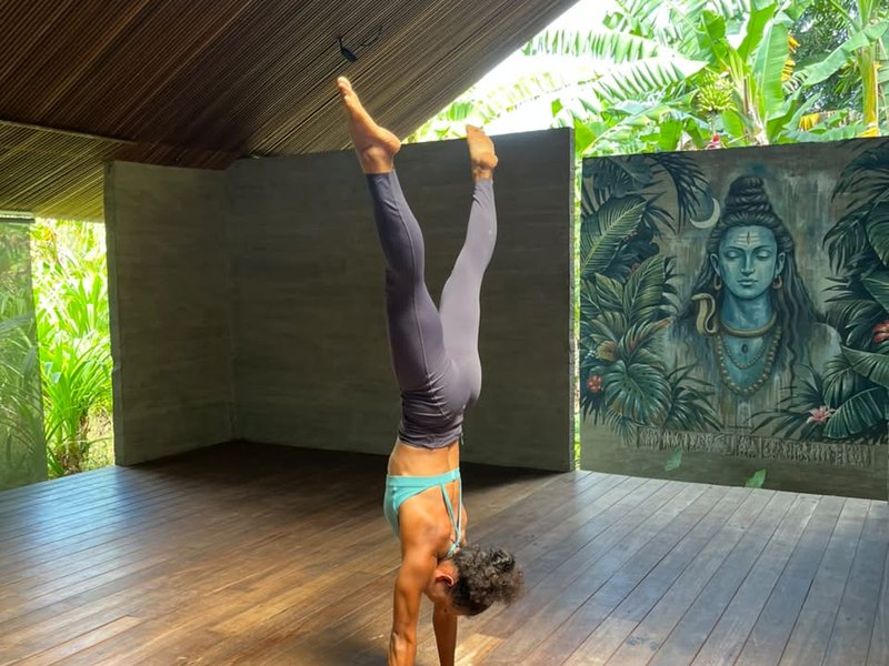 Handstand class at Ubuntu Bali